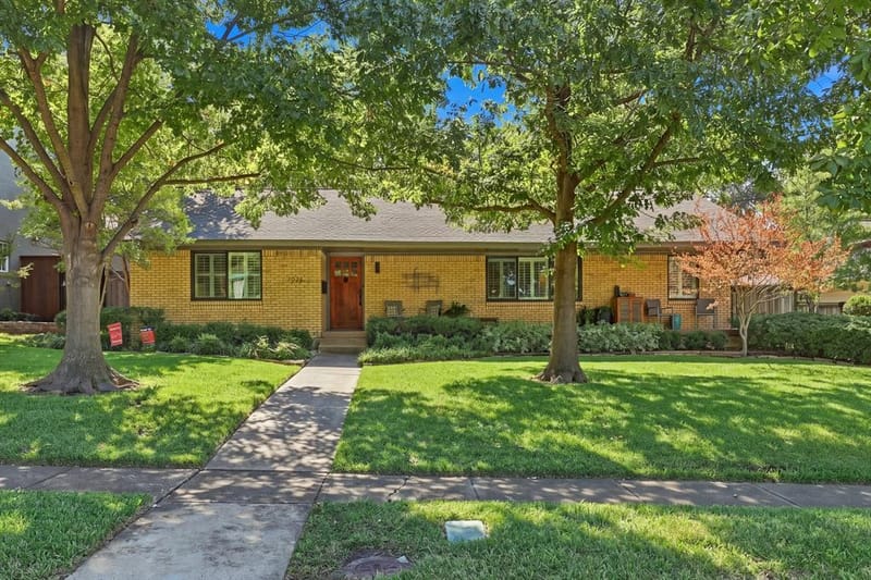 9236 Chiswell Road, Dallas TX 75238 - Photo 2