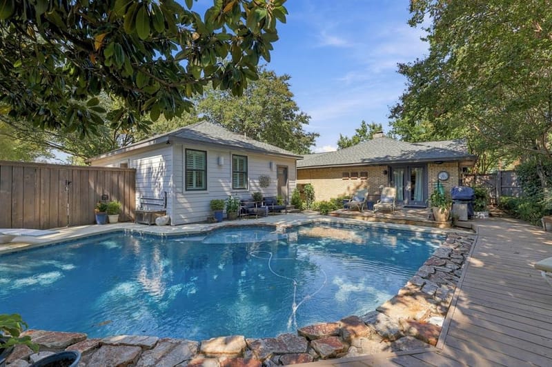 9236 Chiswell Road, Dallas TX 75238 - Photo 36