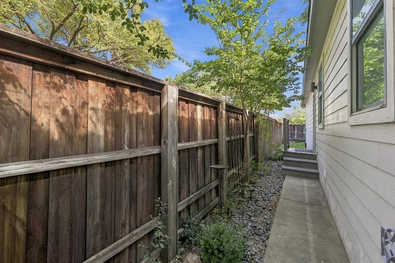 9236 Chiswell Road, Dallas TX 75238 - Photo 38