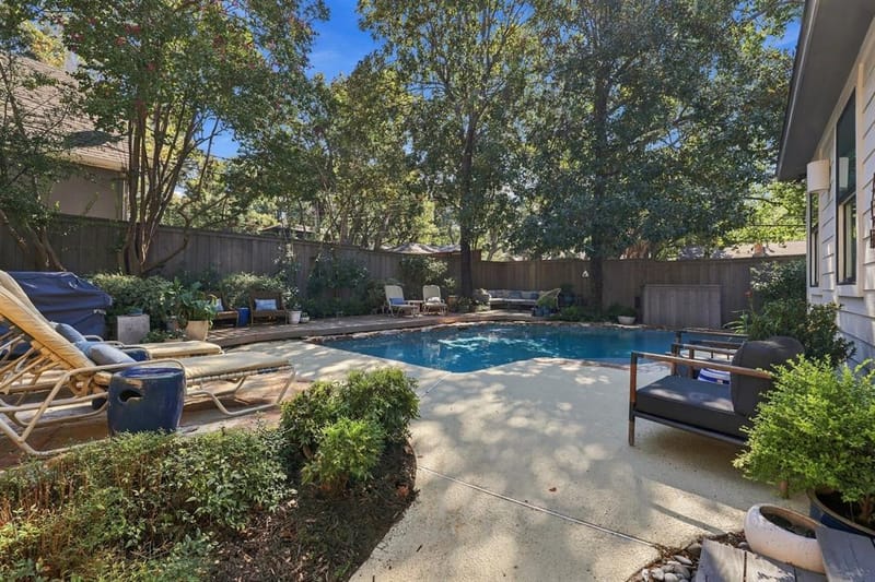 9236 Chiswell Road, Dallas TX 75238 - Photo 33