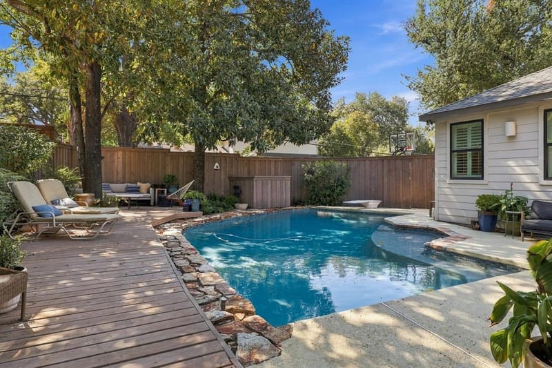9236 Chiswell Road, Dallas TX 75238 - Photo 35