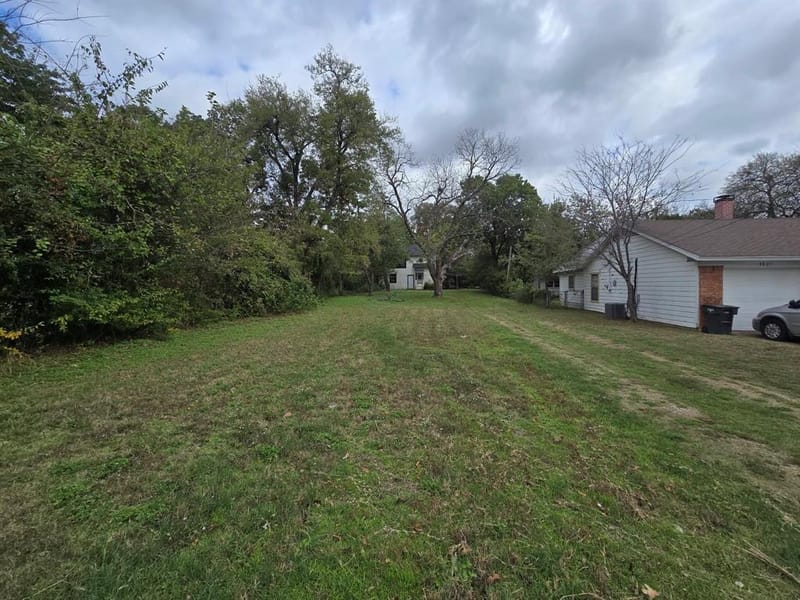 4819 Morris Avenue, Fort Worth TX 76103 - Photo 2