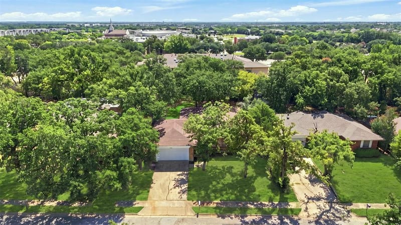 2110 Navajo Street, Denton TX 76209