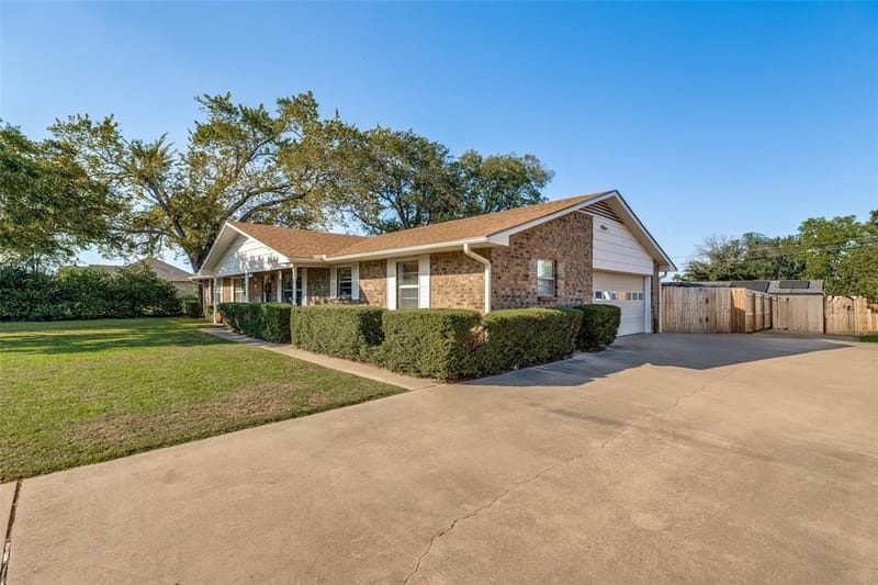 1429 College Street, Sulphur Springs TX 75482 - Photo 3