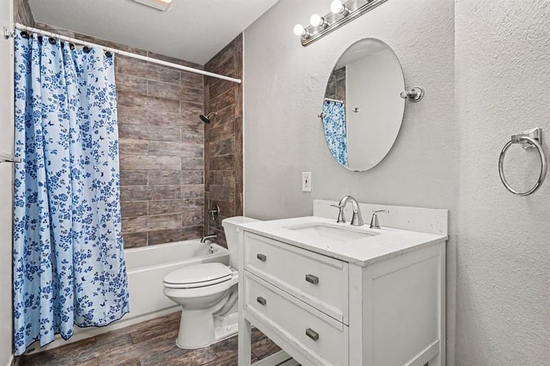 115 S Blue Bonnet Circle, Justin TX 76247 - Photo 23
