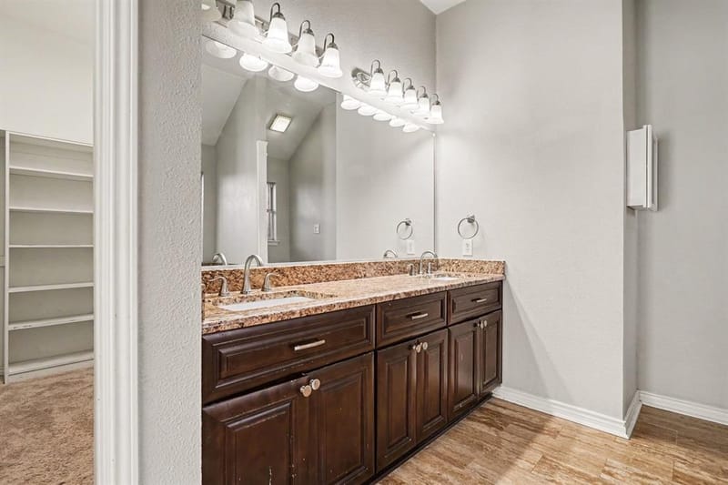 115 S Blue Bonnet Circle, Justin TX 76247 - Photo 16
