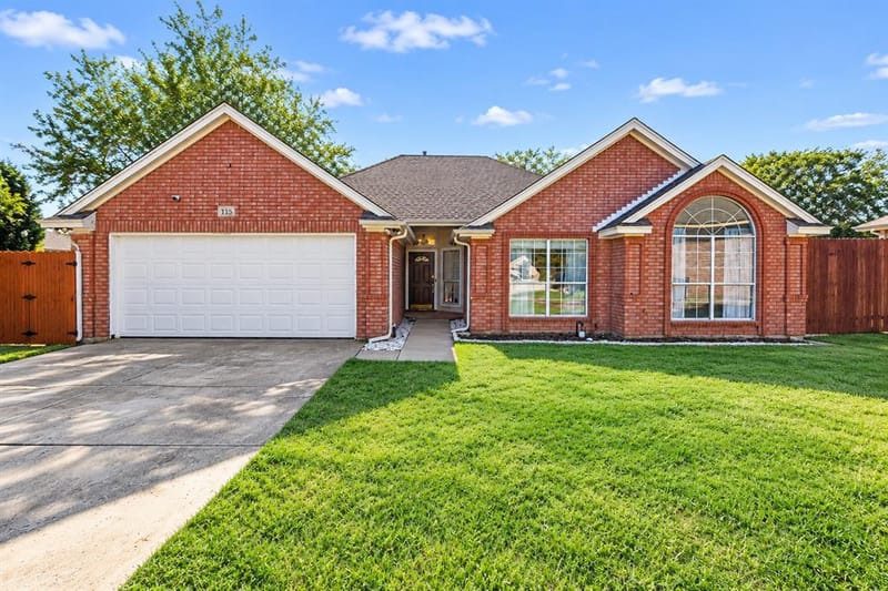 115 S Blue Bonnet Circle, Justin TX 76247