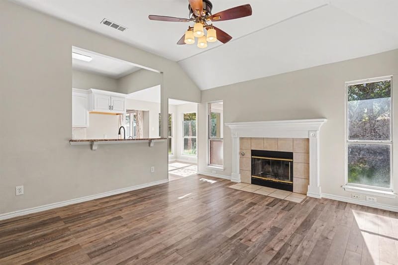115 S Blue Bonnet Circle, Justin TX 76247 - Photo 10