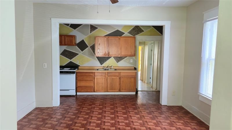 922 Hollywood Avenue, Dallas TX 75208 - Photo 4