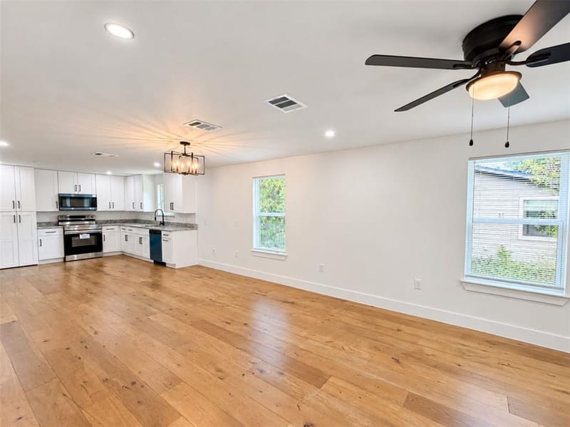 421 Ross Street E, Sulphur Springs TX 75482 - Photo 7
