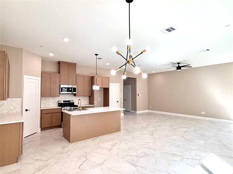 2390 Usman Drive, Irving TX 75062 - Photo 2