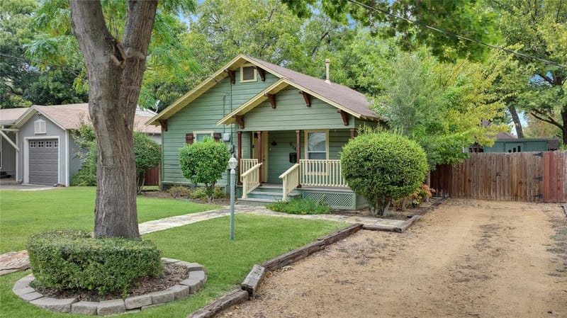 914 W Sunset Street, Grapevine TX 76051 - Photo 3