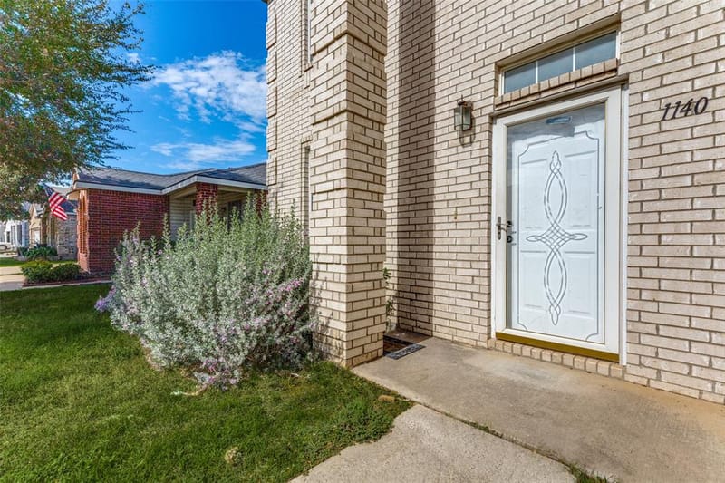1140 Roundhouse Drive, Saginaw TX 76131 - Photo 2