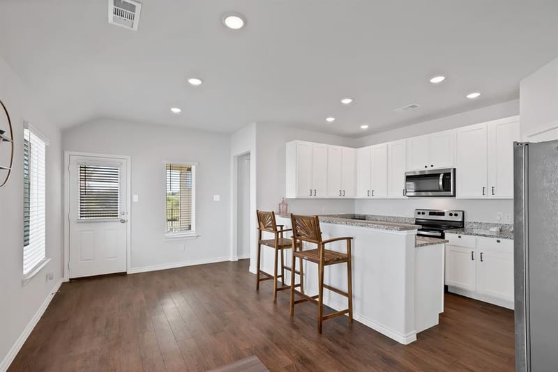 849 Jetliner Avenue, Fort Worth TX 76131 - Photo 5
