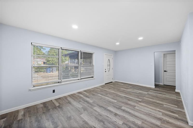 4521 Malden Lane, Dallas TX 75216 - Photo 2