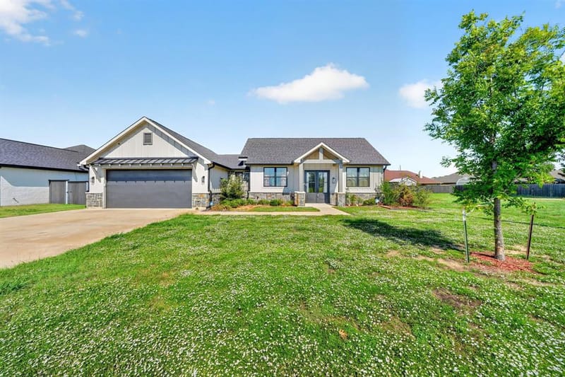 312 W James Street, Mabank TX 75147 - Photo 3