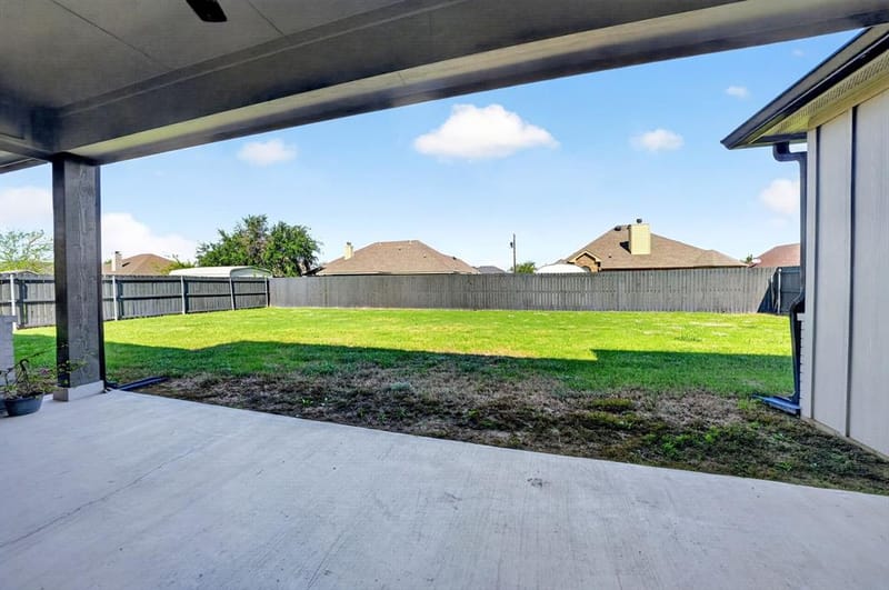 312 W James Street, Mabank TX 75147 - Photo 32