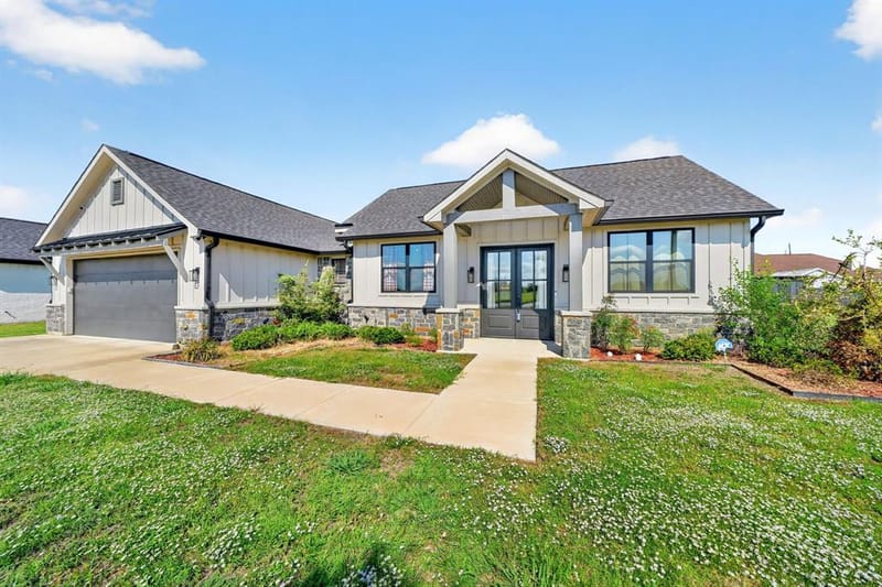 312 W James Street, Mabank TX 75147