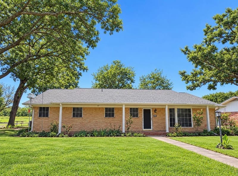 208 Fairfield Street, Gainesville TX 76240