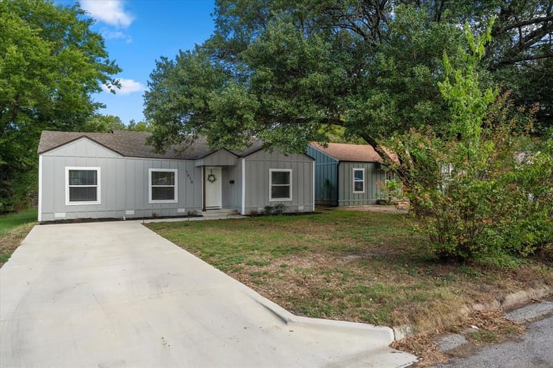 1610 Cherry Avenue, Corsicana TX 75110 - Photo 2