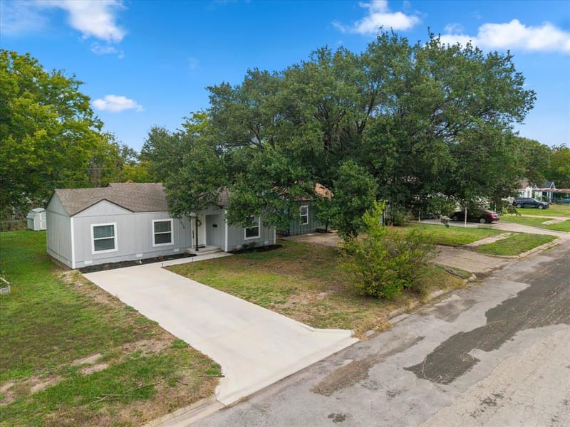 1610 Cherry Avenue, Corsicana TX 75110 - Photo 3