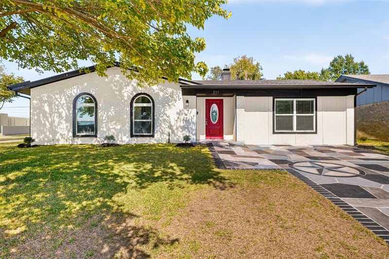 205 E Kearney Street, Mesquite TX 75149 - Photo 2