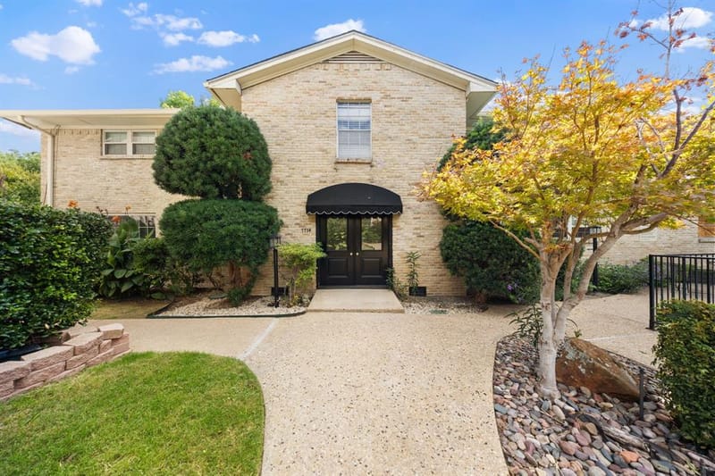 7714 Royal Lane # 110, Dallas TX 75230