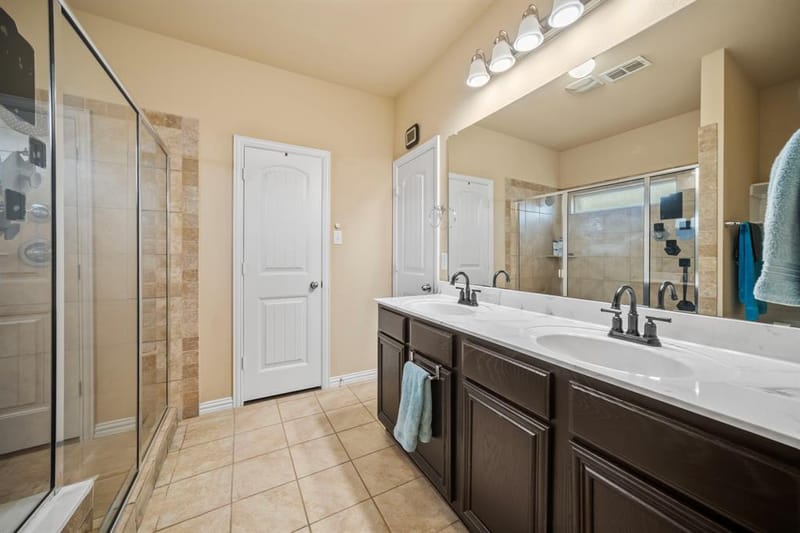107 Jennie Court, Ferris TX 75125 - Photo 10