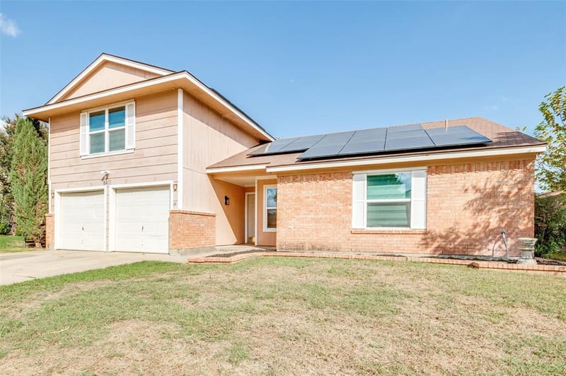 6411 Juliette Run, Arlington TX 76002 - Photo 2