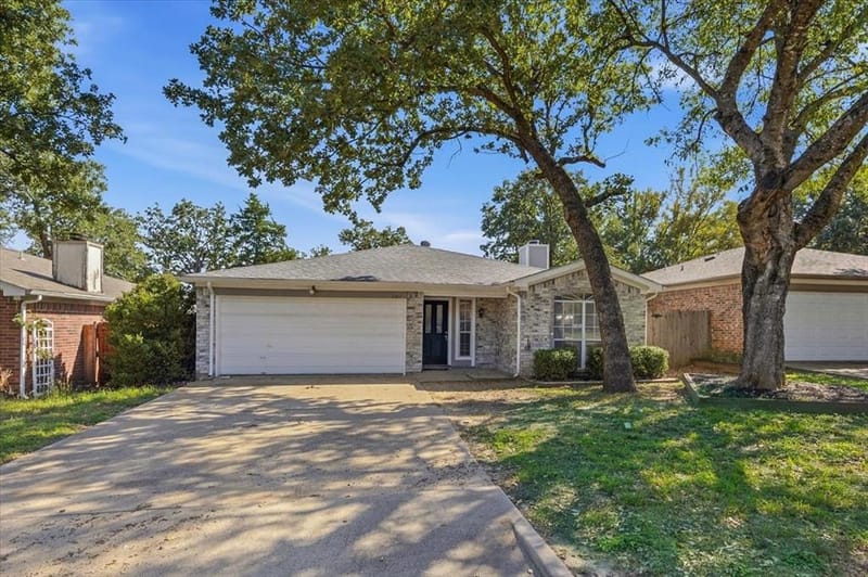 1211 Glen Creek Drive, Mansfield TX 76063