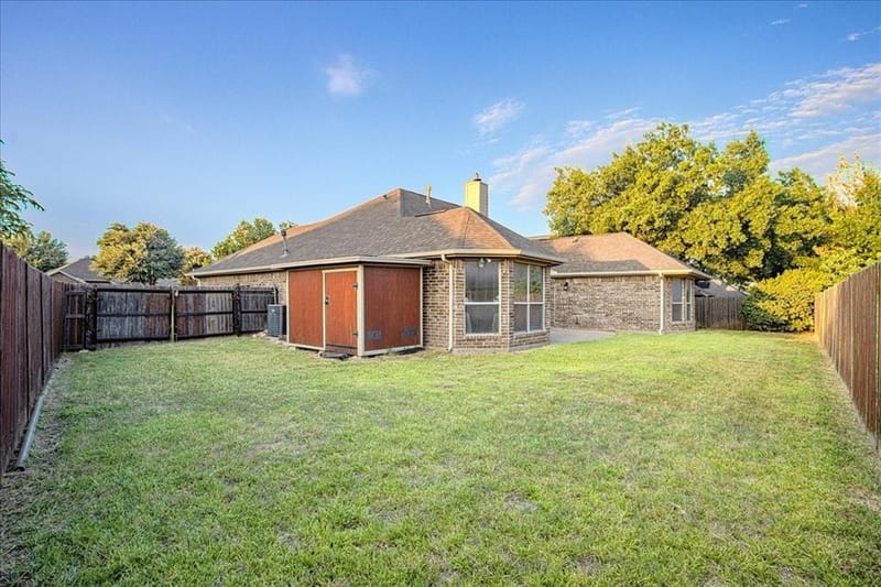 521 Acorn Court, Saginaw TX 76179 - Photo 4