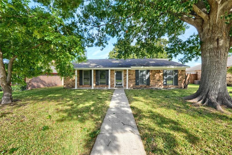 912 Navasota Drive, Garland TX 75040 - Photo 3