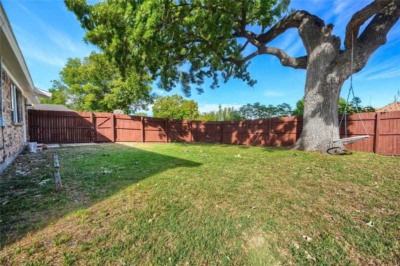 912 Navasota Drive, Garland TX 75040 - Photo 32