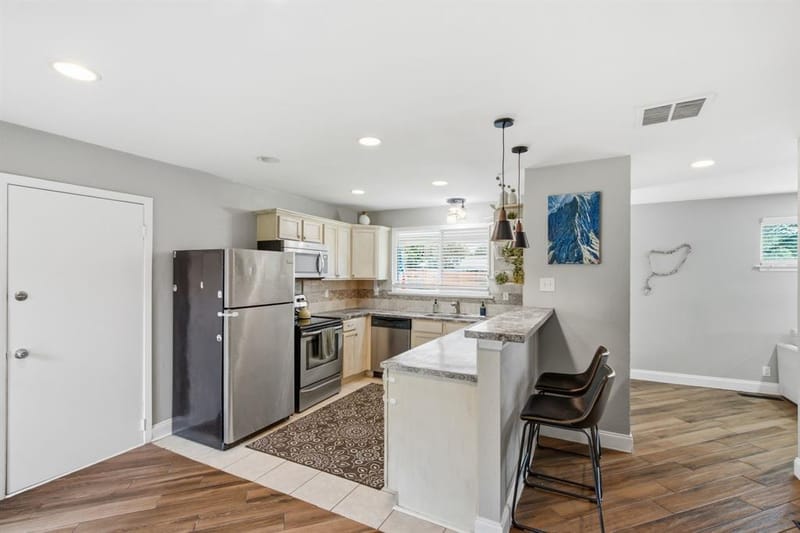2008 Addington Street, Irving TX 75062 - Photo 9