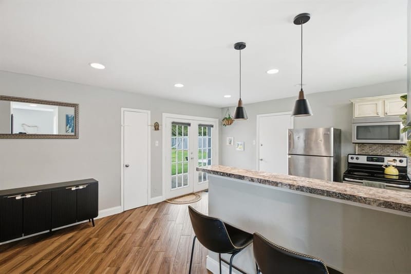 2008 Addington Street, Irving TX 75062 - Photo 8