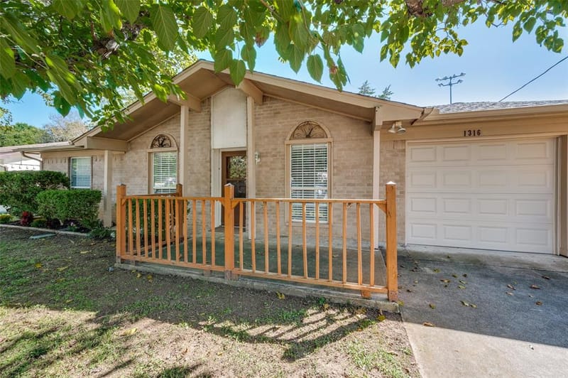 1316 Saturn Drive, Cedar Hill TX 75104 - Photo 2