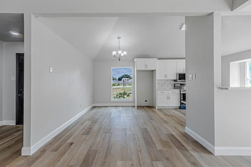 4706 Artesia Court, Arlington TX 76016 - Photo 6