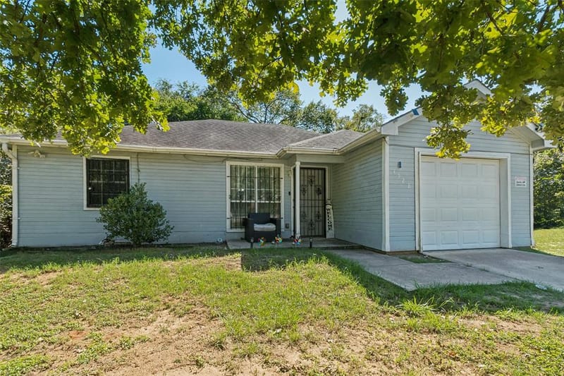 4528 Yancy Street, Dallas TX 75216 - Photo 3