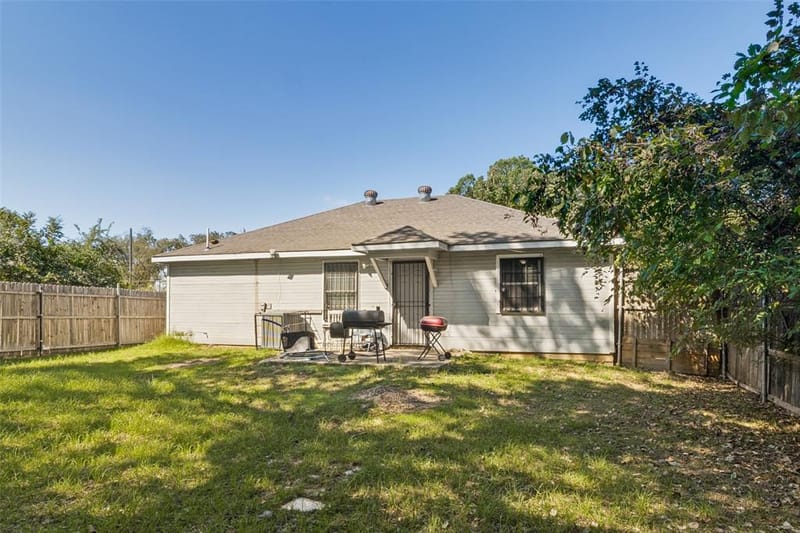4528 Yancy Street, Dallas TX 75216 - Photo 20