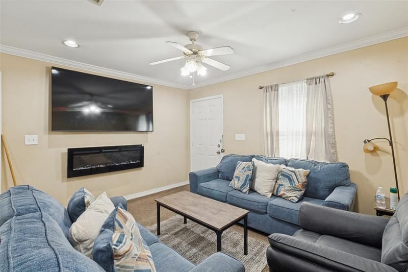 4528 Yancy Street, Dallas TX 75216 - Photo 9
