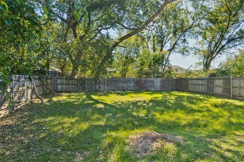 4528 Yancy Street, Dallas TX 75216 - Photo 24