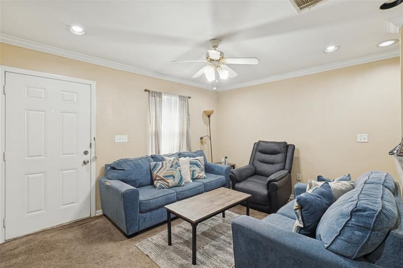 4528 Yancy Street, Dallas TX 75216 - Photo 10