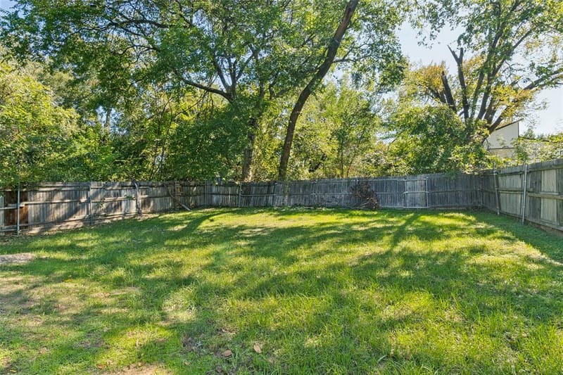 4528 Yancy Street, Dallas TX 75216 - Photo 25