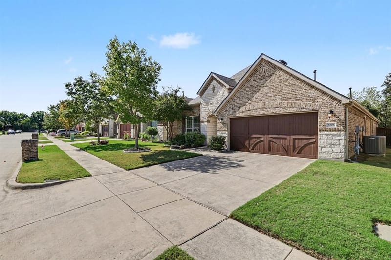 6706 Rutledge Court, Garland TX 75044 - Photo 2