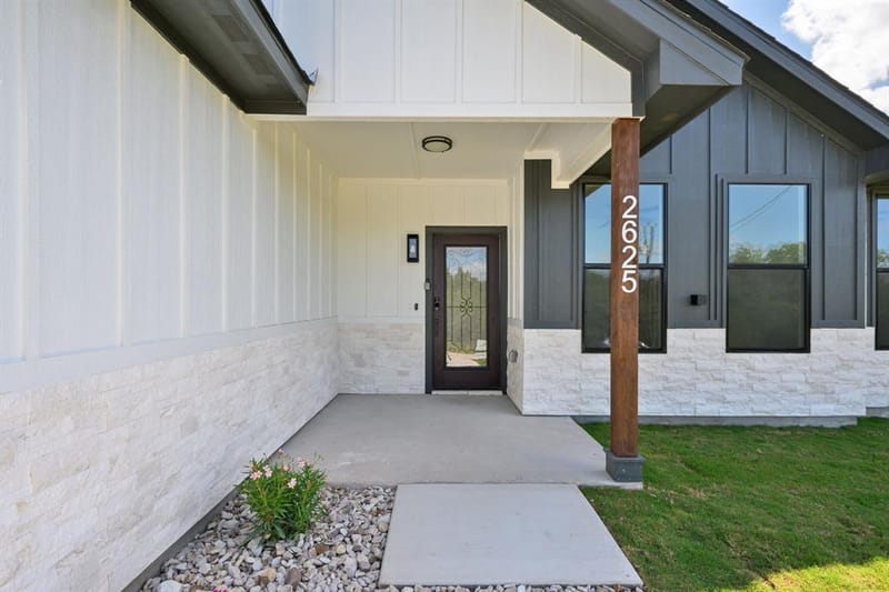 2625 White Rock Drive, Granbury TX 76048 - Photo 3