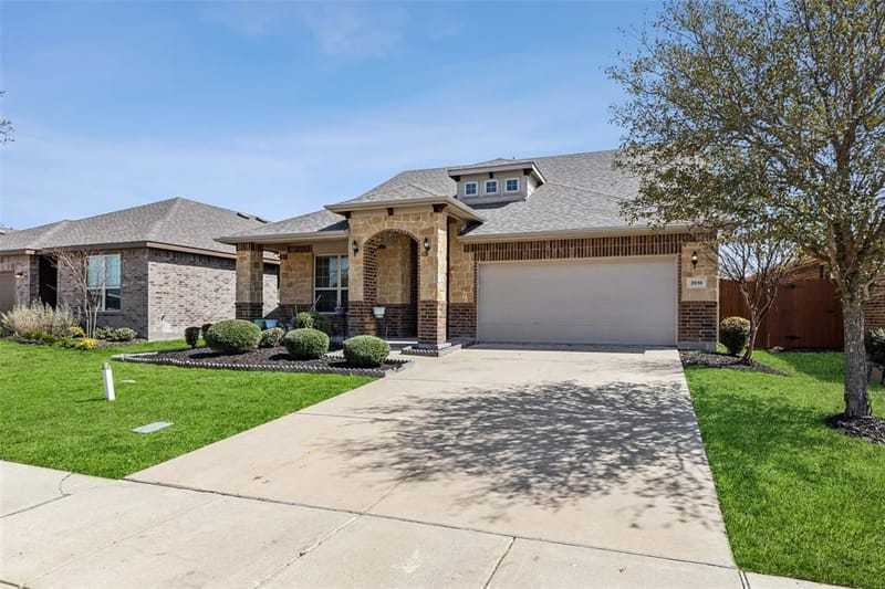 2030 Abbey Road, Heartland TX 75126 - Photo 2