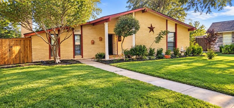 709 Echo Drive, Grand Prairie TX 75052
