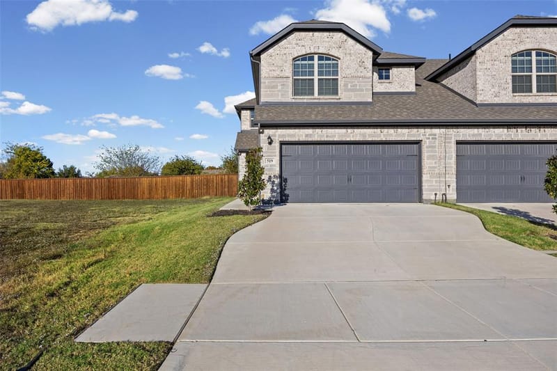 519 Sandiford Court, Mansfield TX 76063 - Photo 2