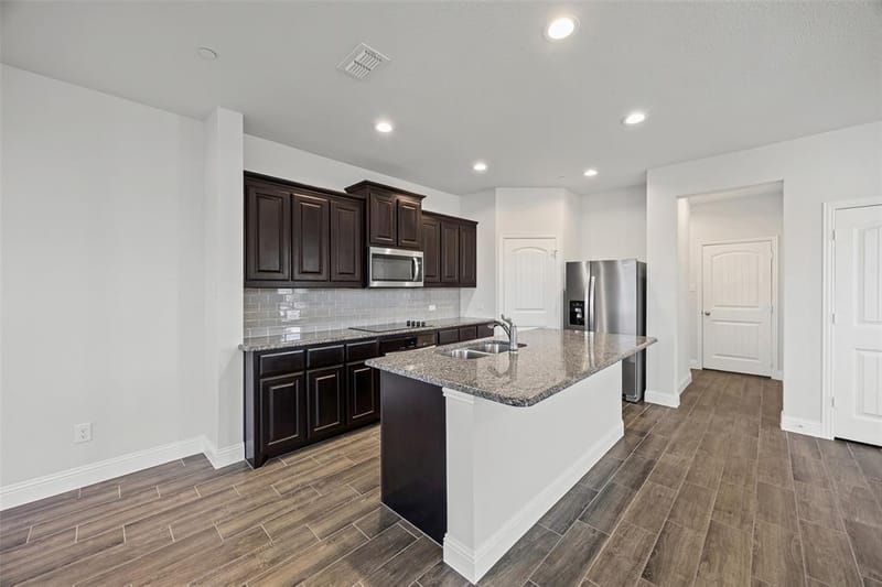 519 Sandiford Court, Mansfield TX 76063 - Photo 7
