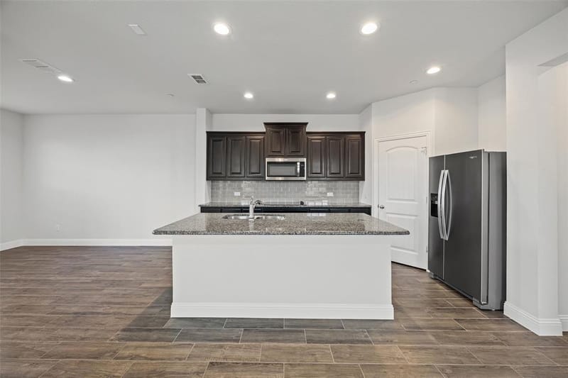 519 Sandiford Court, Mansfield TX 76063 - Photo 5
